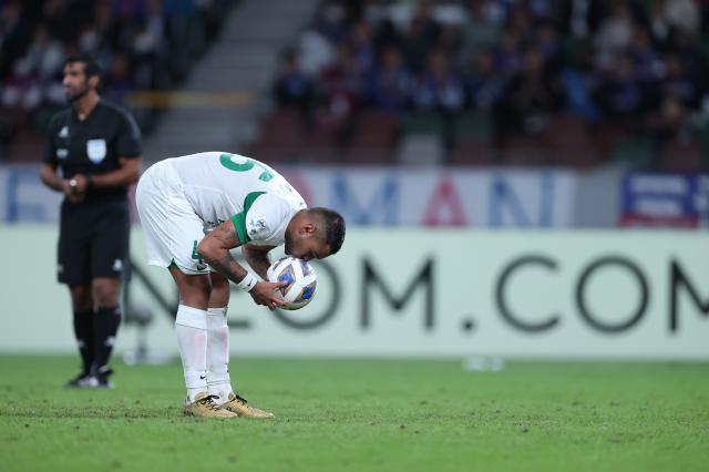 天天盈球官网-中日金靴大战老油条技高一筹 乌塔卡支招大破浙足